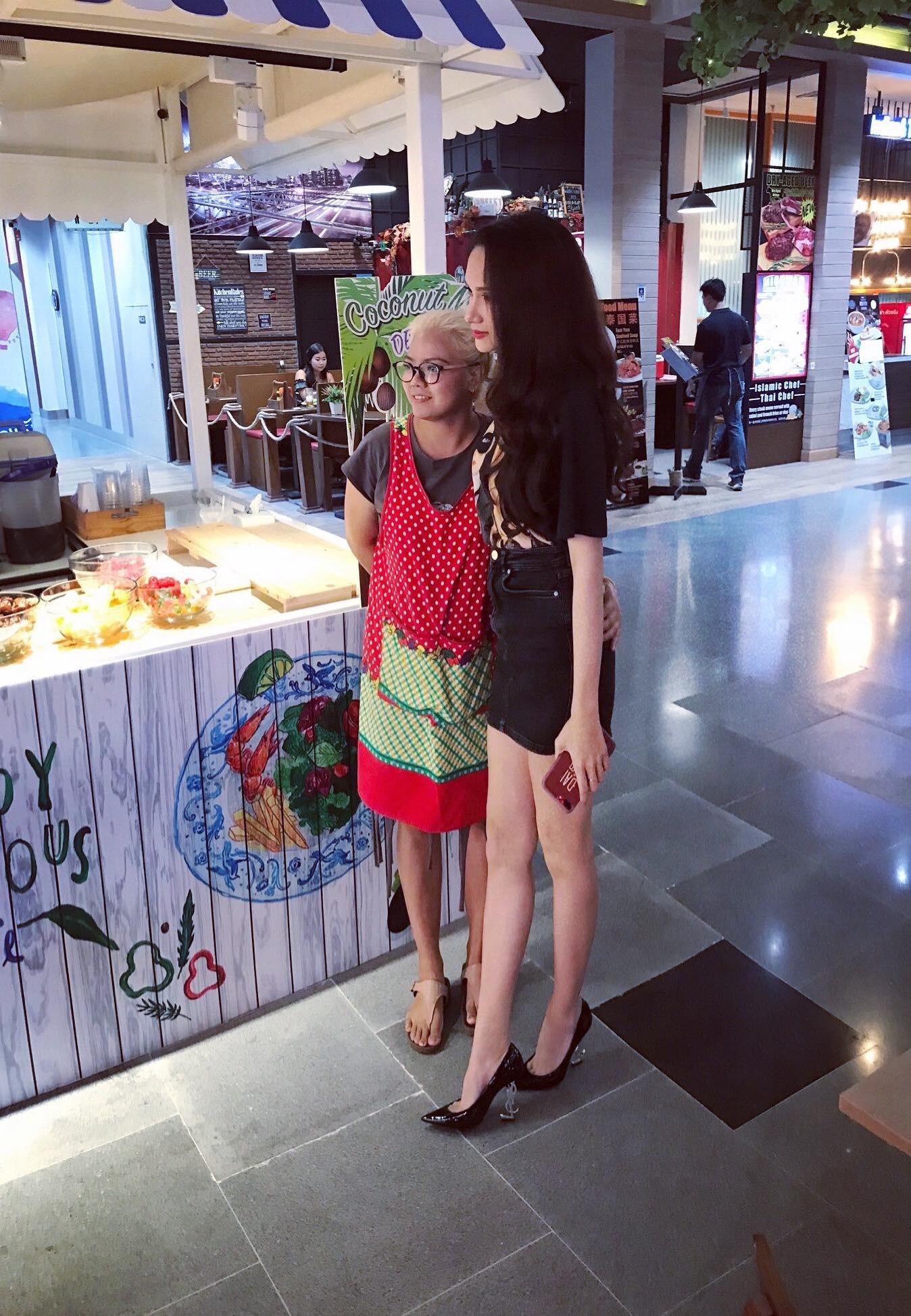 Giải thưởng khủng mà Hương Giang nhận được khi trở thành Tân Hoa hậu Chuyển giới Quốc tế 2018